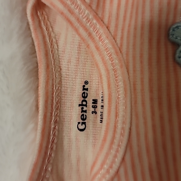 Gerber 3 to 6 month Peach Fox Long Sleeve Onesie - Picture 2 of 2